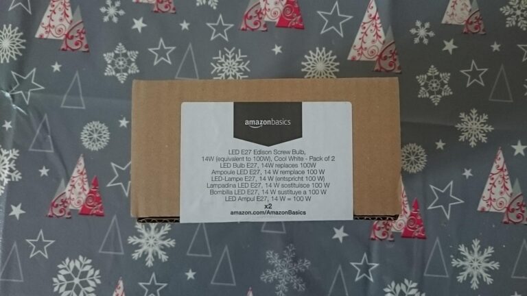 Emballage en carton du lot d'ampoules Amazon Basics