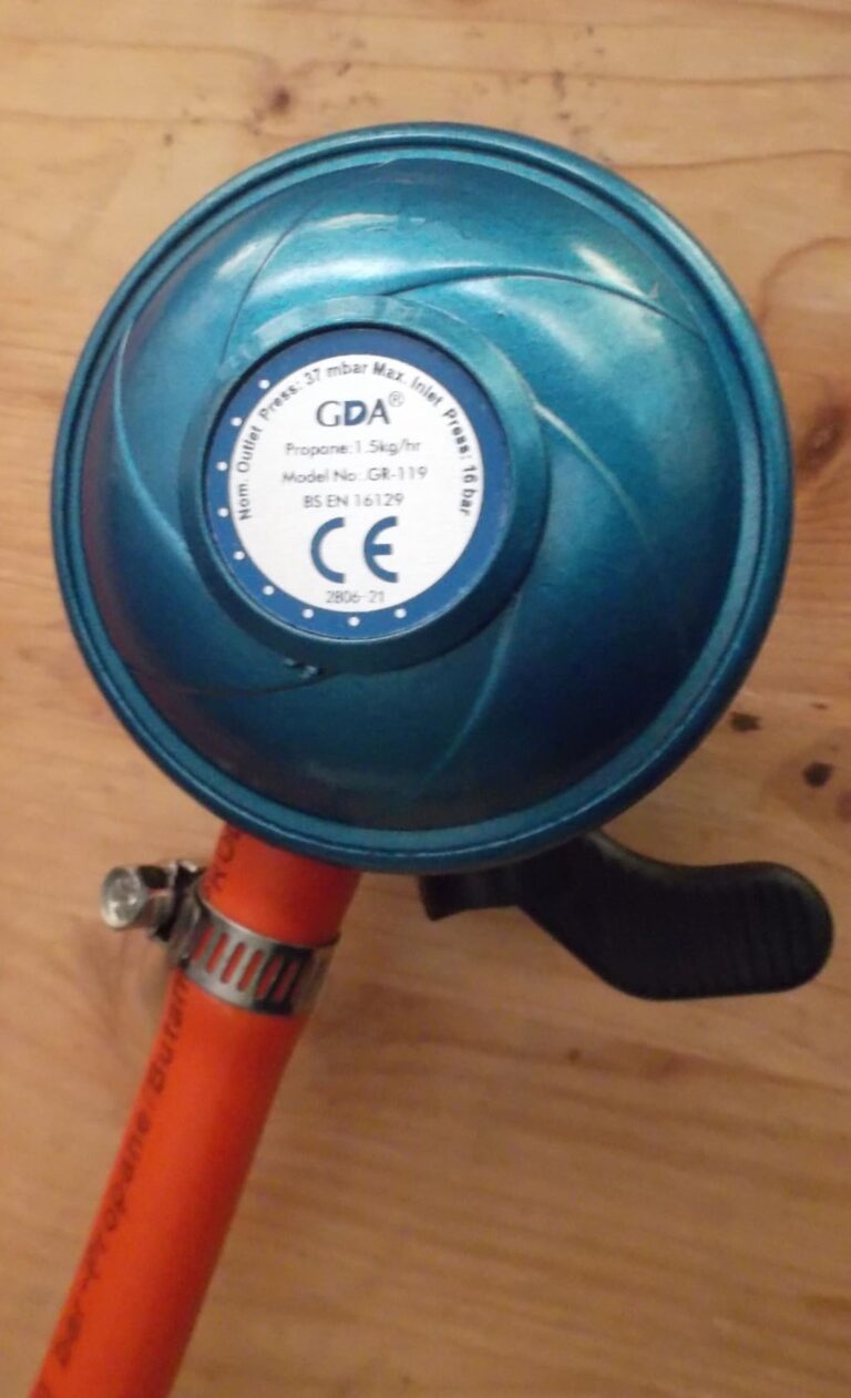 Détendeur de gaz propane avec tuyau de raccordement
