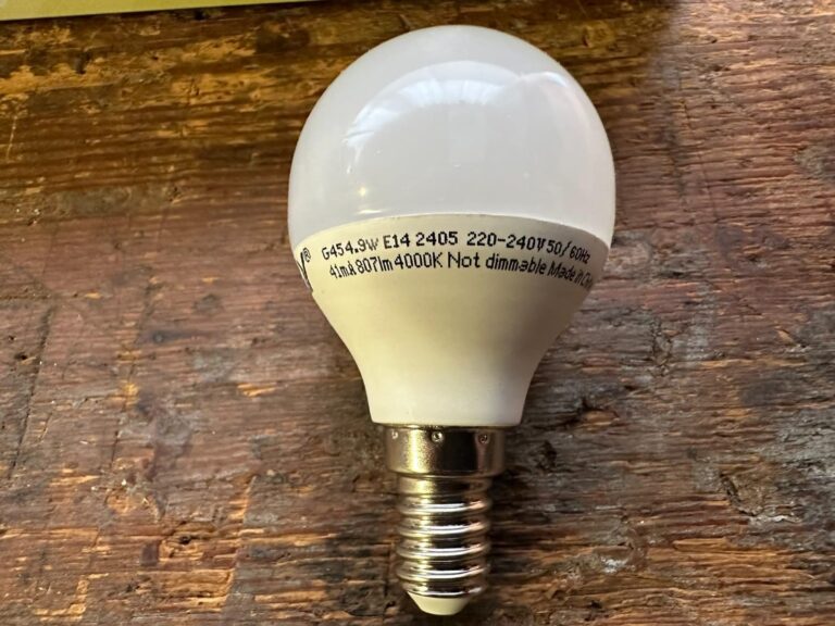 Ampoule LED G45 E14 GY