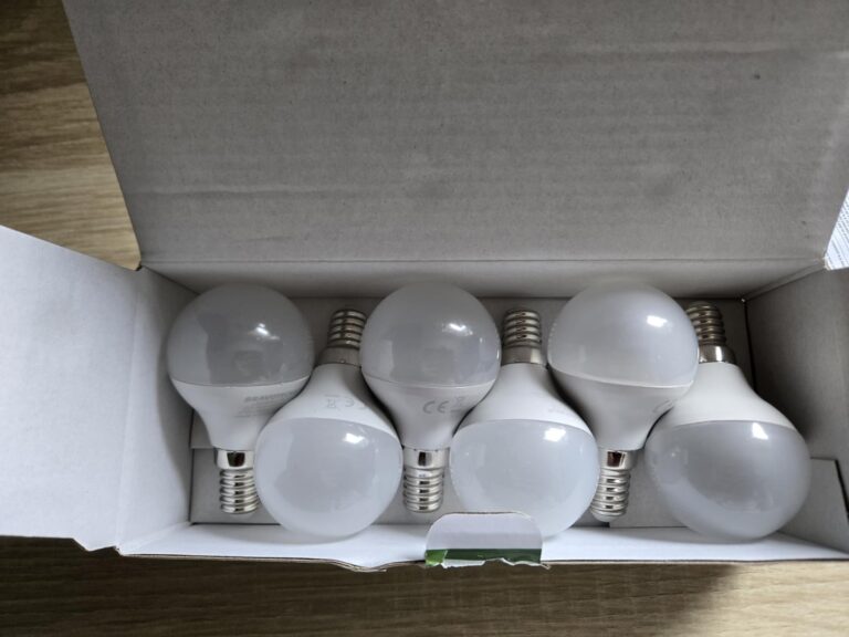 Lot de six ampoules LED sphériques G45 culot E14 dans leur boîte