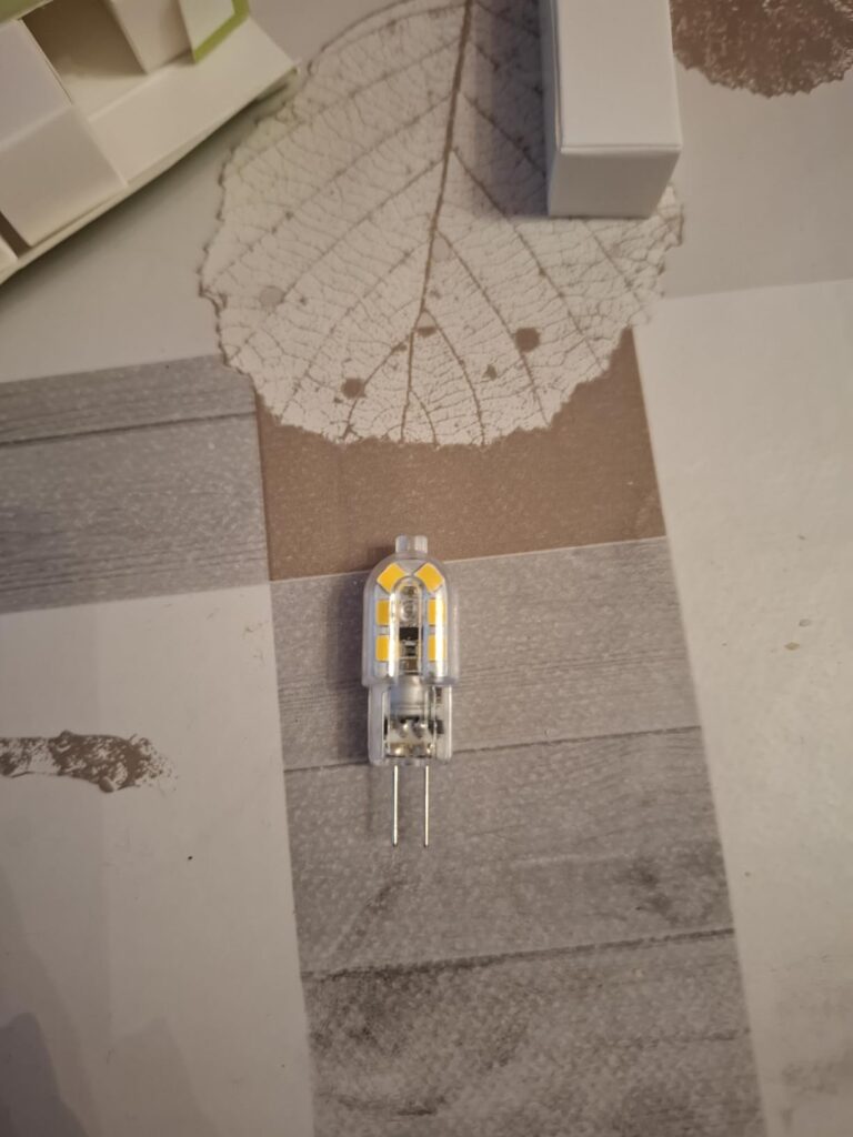 Ampoule LED G4 posée à plat