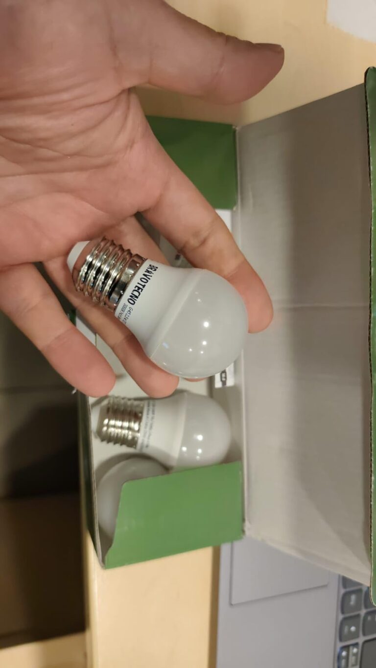 Gros plan sur une ampoule LED Bravotecno