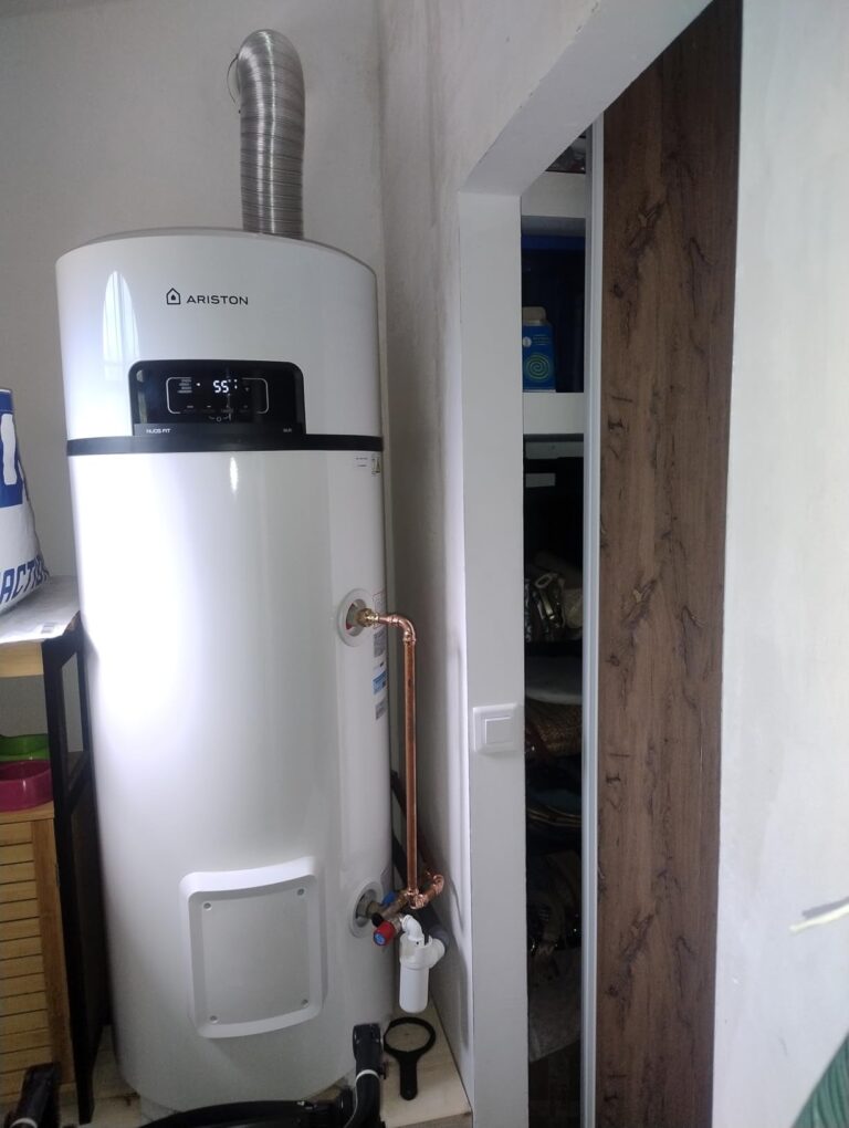 Chauffe-eau thermodynamique Ariston NUOS FIT en intérieur